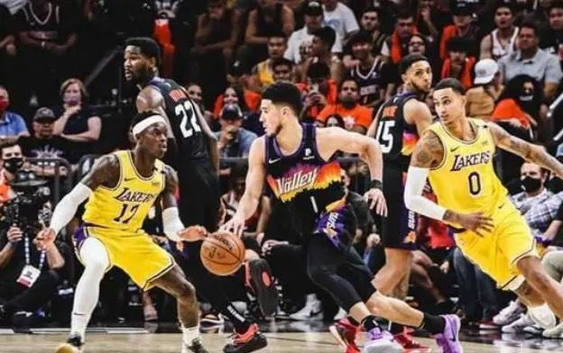 NBA季后赛：布克30分太阳大胜湖人拿下天王山