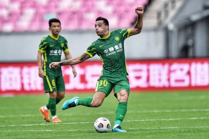 巴坎布点射破门北京国安1-0小胜大连人