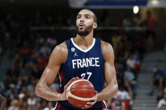 杜兰特29分美国男篮险胜法国夺冠